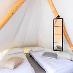 Hotel O-tents By