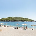 O-tents By Hotel Obonjan Island