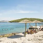 Hotel O-tents By Obonjan Island