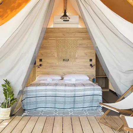 Hotel O-tents By Obonjan Island